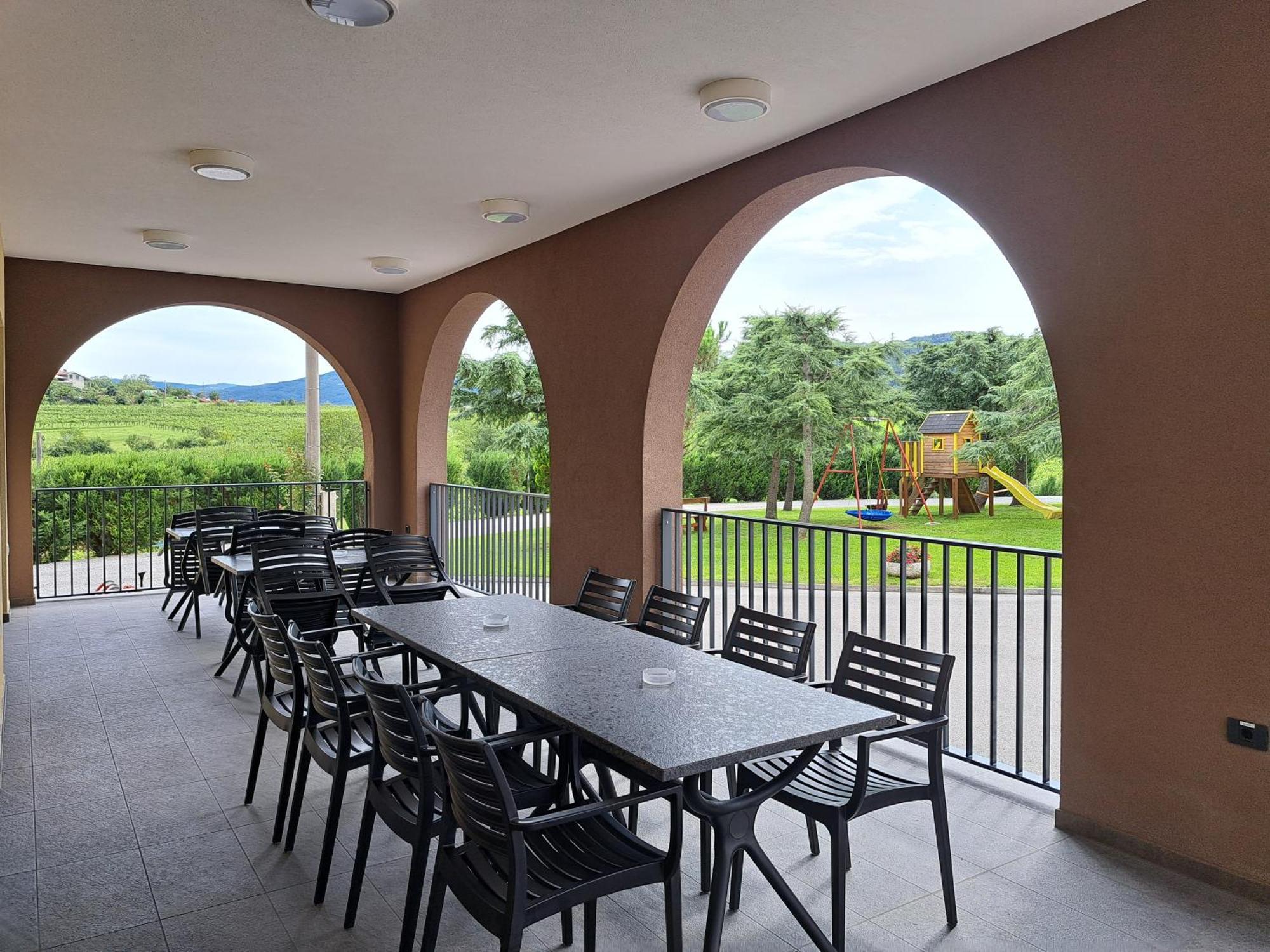 Posestvo Rouna - Winery And Apartments Vipava Zewnętrze zdjęcie